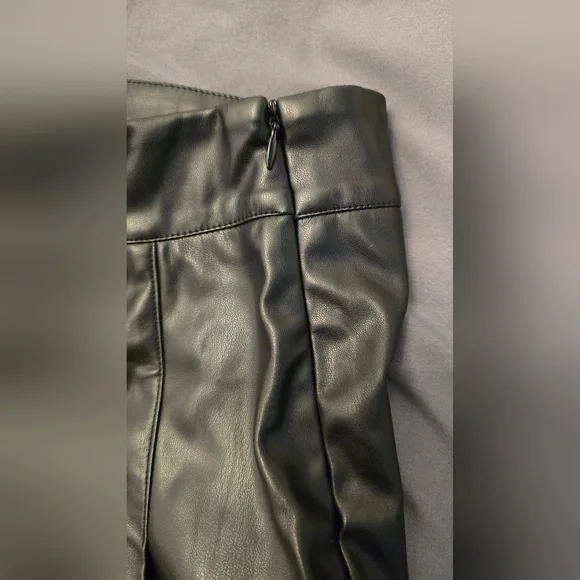 NWT Fashion Nova Vintage Demi Faux Leather Mini Skirt with shorts underneath - Picture 5 of 8